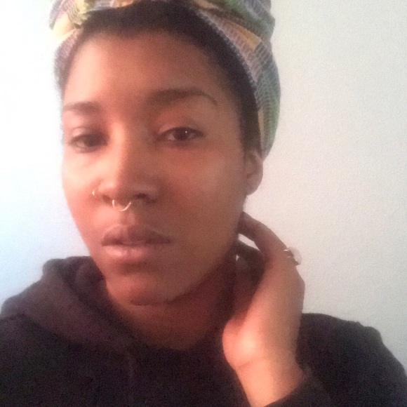 Meet your Posher, Simone - Picture 1 of 1